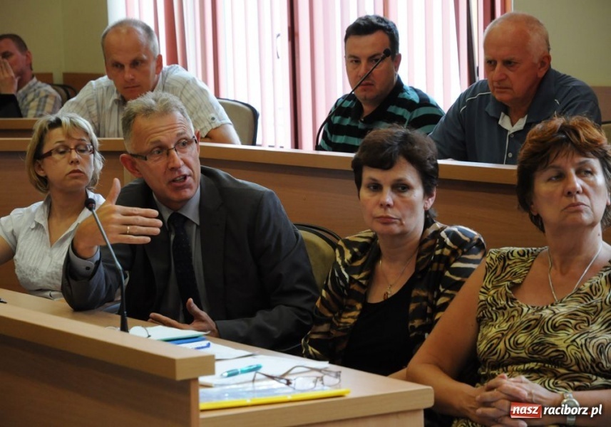 Zdjęcie w galerii na portalu naszraciborz.pl: Co zalewa ludzi na Nowych Zagrodach? wiadomości z regionu