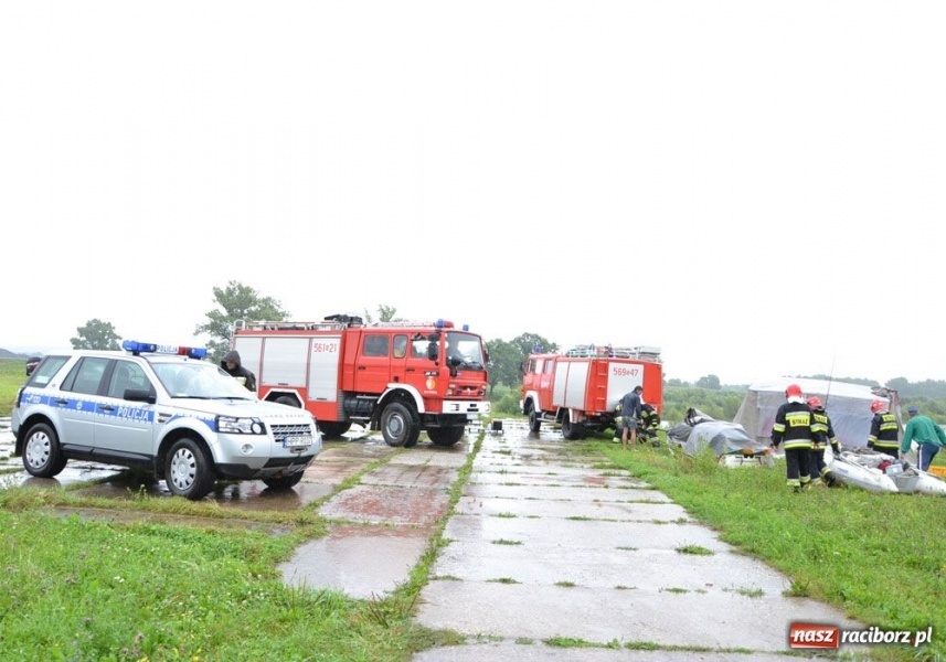 Zdjęcie w galerii na portalu naszraciborz.pl: Odra zaskoczyła wędkarzy w polderze wiadomości z regionu