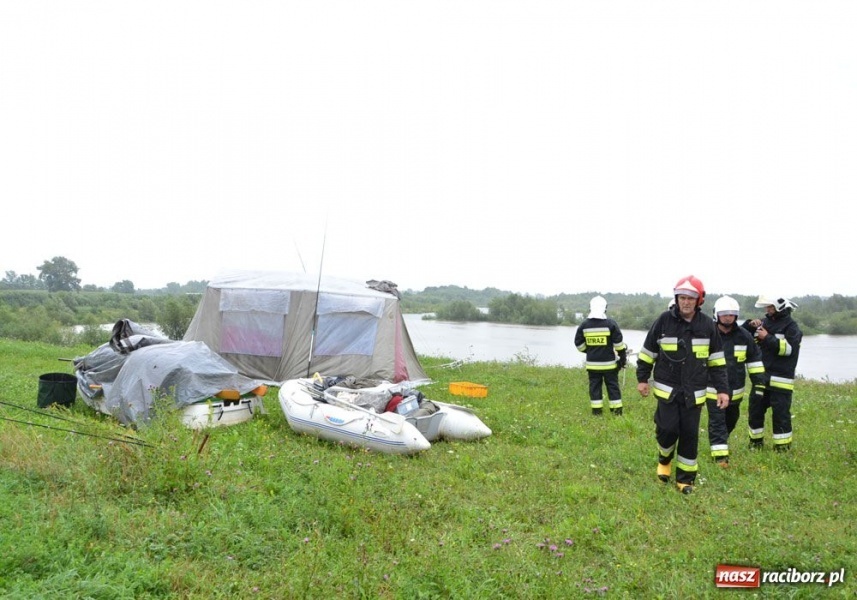Zdjęcie w galerii na portalu naszraciborz.pl: Odra zaskoczyła wędkarzy w polderze wiadomości z regionu