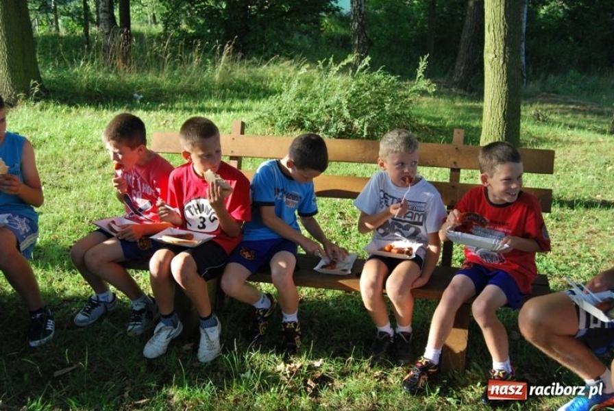 Zdjęcie w galerii na portalu naszraciborz.pl: Trener, ksiądz i 40 rozbójników wiadomości z regionu