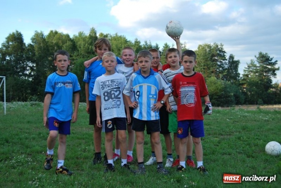 Zdjęcie w galerii na portalu naszraciborz.pl: Trener, ksiądz i 40 rozbójników wiadomości z regionu