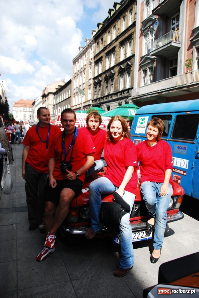 Zdjęcie w galerii na portalu naszraciborz.pl: Rafakowcy biorą udział w Złombolu 2011 wiadomości z regionu