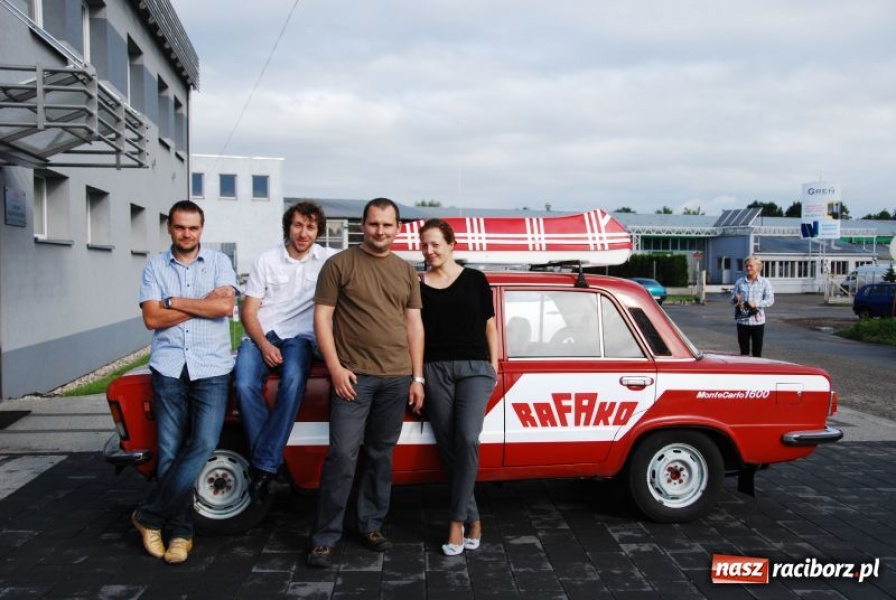 Zdjęcie w galerii na portalu naszraciborz.pl: Rafakowcy biorą udział w Złombolu 2011 wiadomości z regionu