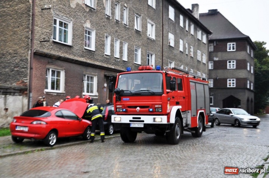 Zdjęcie w galerii na portalu naszraciborz.pl: Zaalarmował o dymiącym się aucie wiadomości z regionu