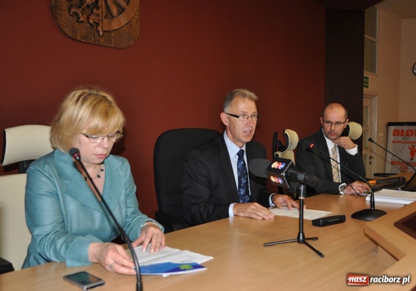 Zdjęcie w galerii na portalu naszraciborz.pl: Kompost z Brzezia jak z Castoramy wiadomości z regionu