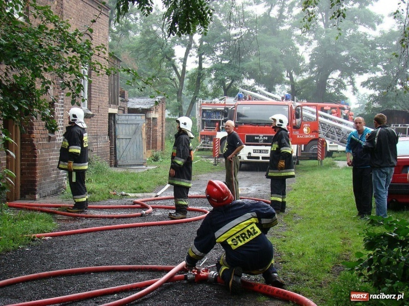 Zdjęcie w galerii na portalu naszraciborz.pl: Pożar w budynku przy Kolejowej wiadomości z regionu