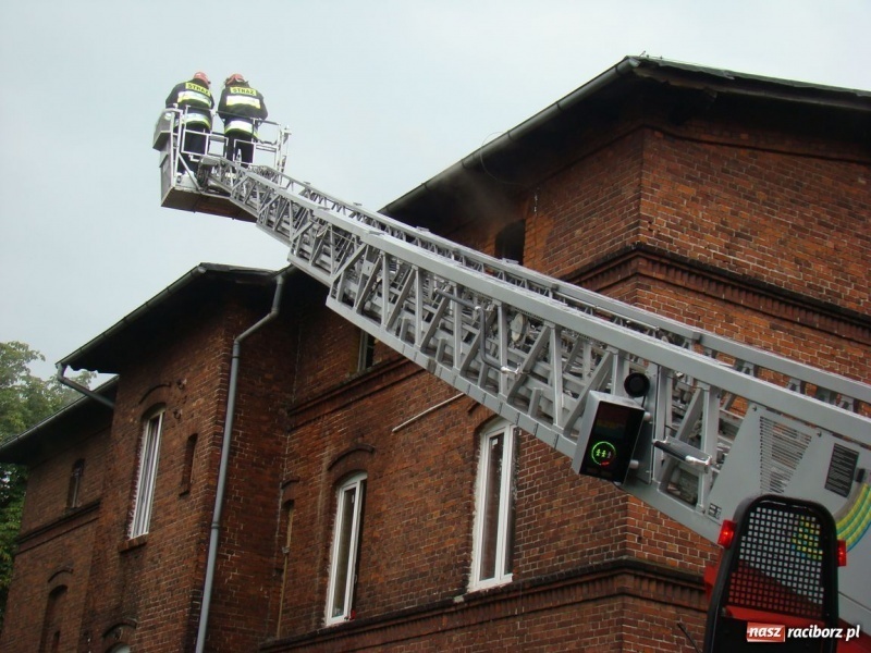 Zdjęcie w galerii na portalu naszraciborz.pl: Pożar w budynku przy Kolejowej wiadomości z regionu