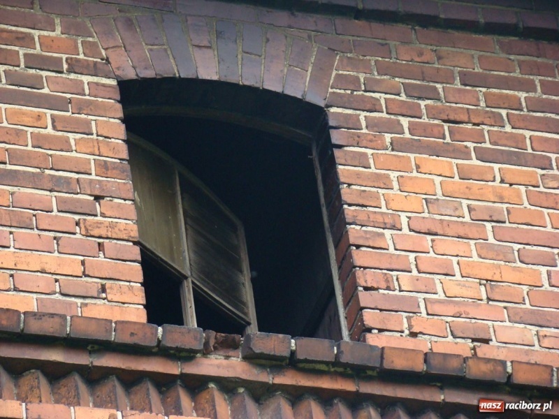 Zdjęcie w galerii na portalu naszraciborz.pl: Pożar w budynku przy Kolejowej wiadomości z regionu