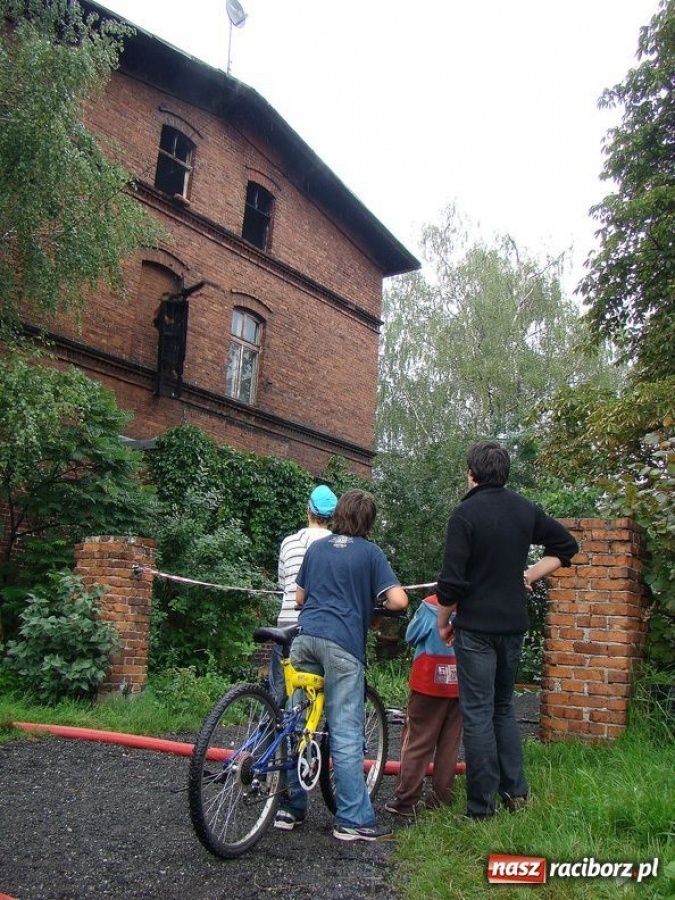Zdjęcie w galerii na portalu naszraciborz.pl: Pożar w budynku przy Kolejowej wiadomości z regionu