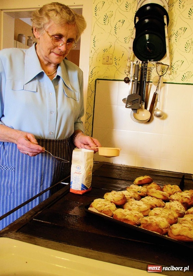 Zdjęcie w galerii na portalu naszraciborz.pl: Kołocz śląski z logo UE wiadomości z regionu
