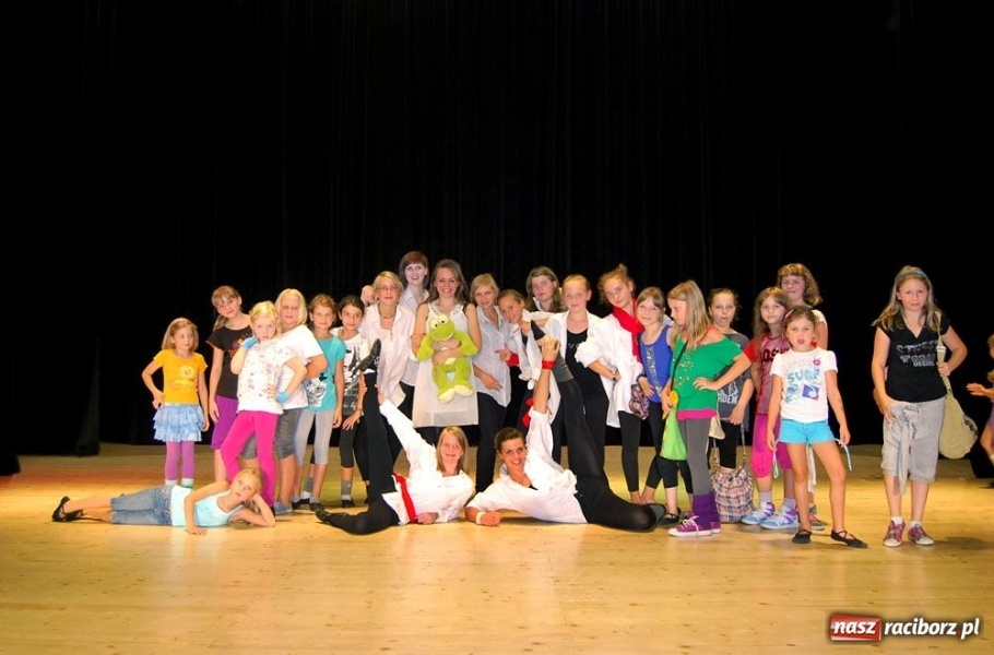 Zdjęcie w galerii na portalu naszraciborz.pl: Manuela i jej młodzi tancerze wiadomości z regionu