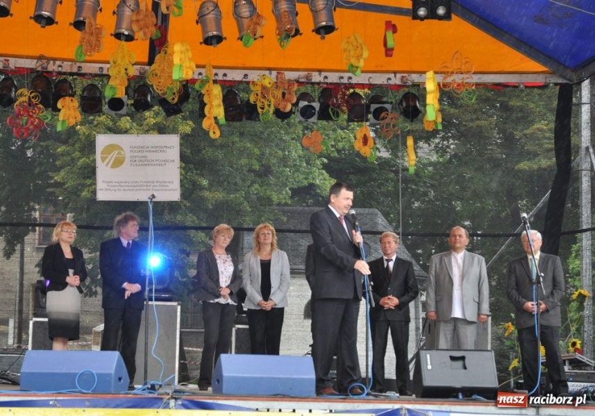 Zdjęcie w galerii na portalu naszraciborz.pl: 10. Dni Krzanowic. Pierwsze w deszczu wiadomości z regionu