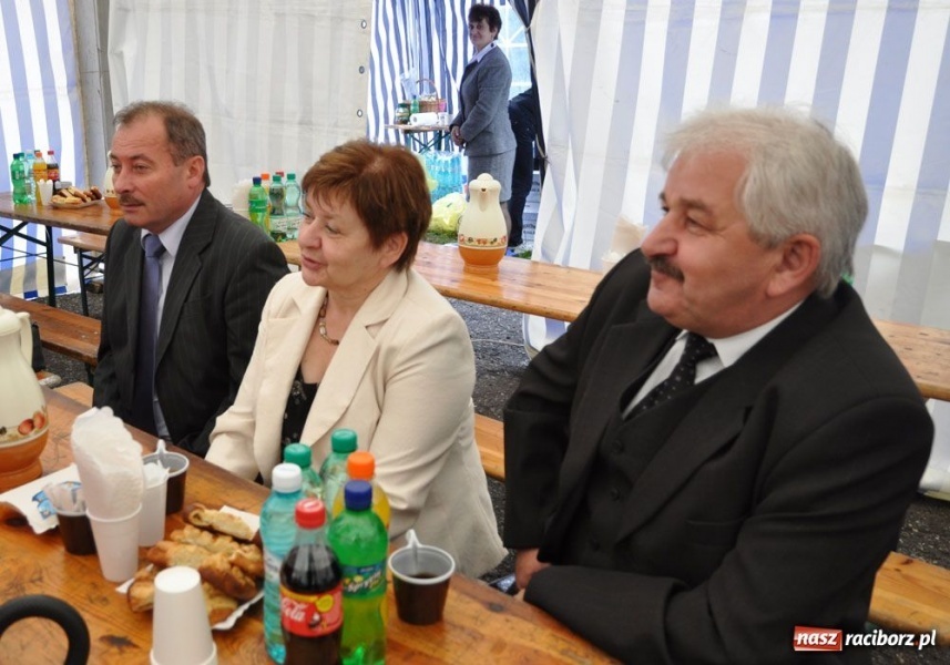 Zdjęcie w galerii na portalu naszraciborz.pl: 10. Dni Krzanowic. Pierwsze w deszczu wiadomości z regionu