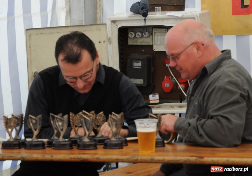 Zdjęcie w galerii na portalu naszraciborz.pl: 10. Dni Krzanowic. Pierwsze w deszczu wiadomości z regionu