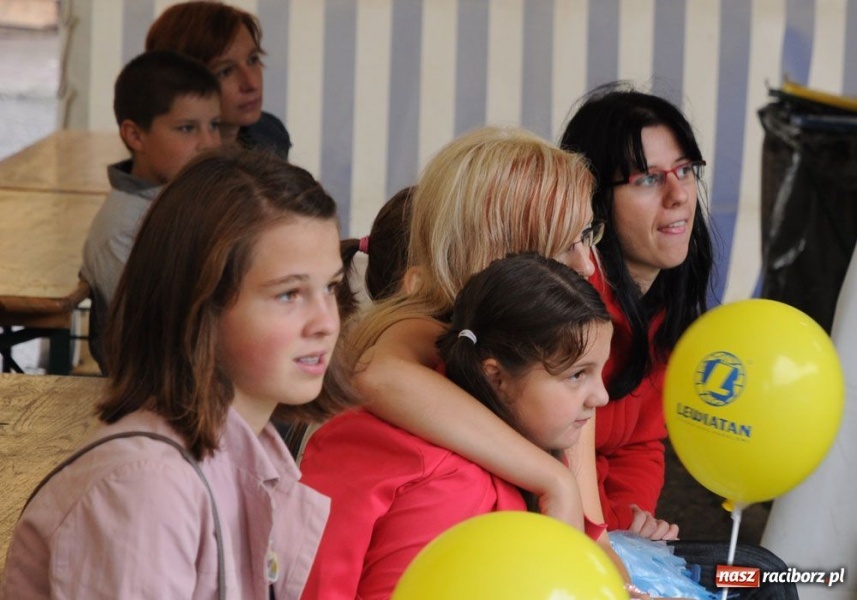 Zdjęcie w galerii na portalu naszraciborz.pl: 10. Dni Krzanowic. Pierwsze w deszczu wiadomości z regionu