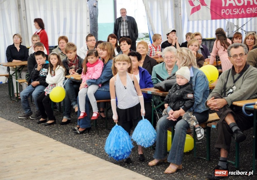 Zdjęcie w galerii na portalu naszraciborz.pl: 10. Dni Krzanowic. Pierwsze w deszczu wiadomości z regionu