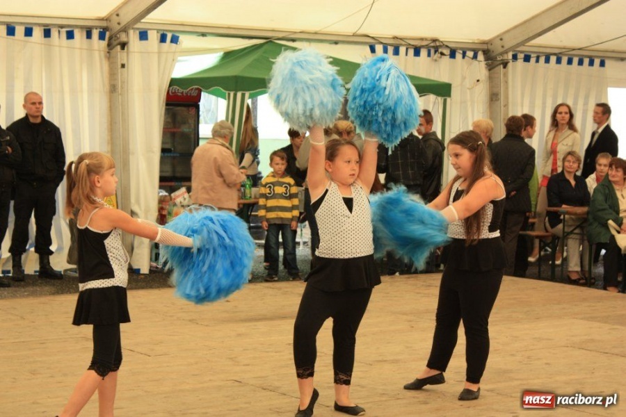 Zdjęcie w galerii na portalu naszraciborz.pl: 10. Dni Krzanowic. Pierwsze w deszczu wiadomości z regionu