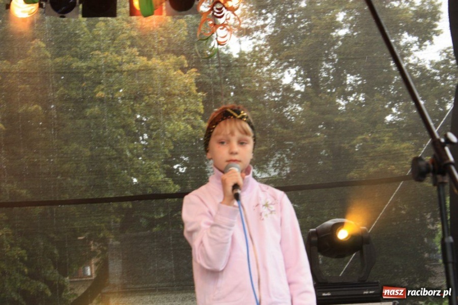 Zdjęcie w galerii na portalu naszraciborz.pl: 10. Dni Krzanowic. Pierwsze w deszczu wiadomości z regionu