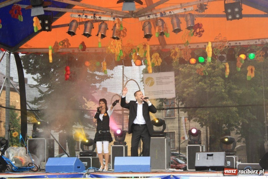 Zdjęcie w galerii na portalu naszraciborz.pl: 10. Dni Krzanowic. Pierwsze w deszczu wiadomości z regionu