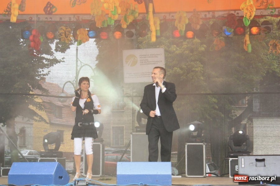 Zdjęcie w galerii na portalu naszraciborz.pl: 10. Dni Krzanowic. Pierwsze w deszczu wiadomości z regionu