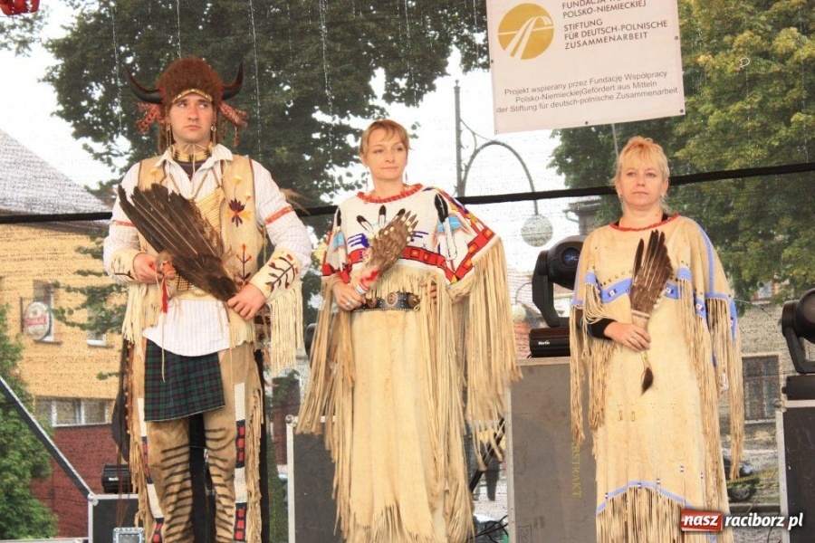 Zdjęcie w galerii na portalu naszraciborz.pl: 10. Dni Krzanowic. Pierwsze w deszczu wiadomości z regionu
