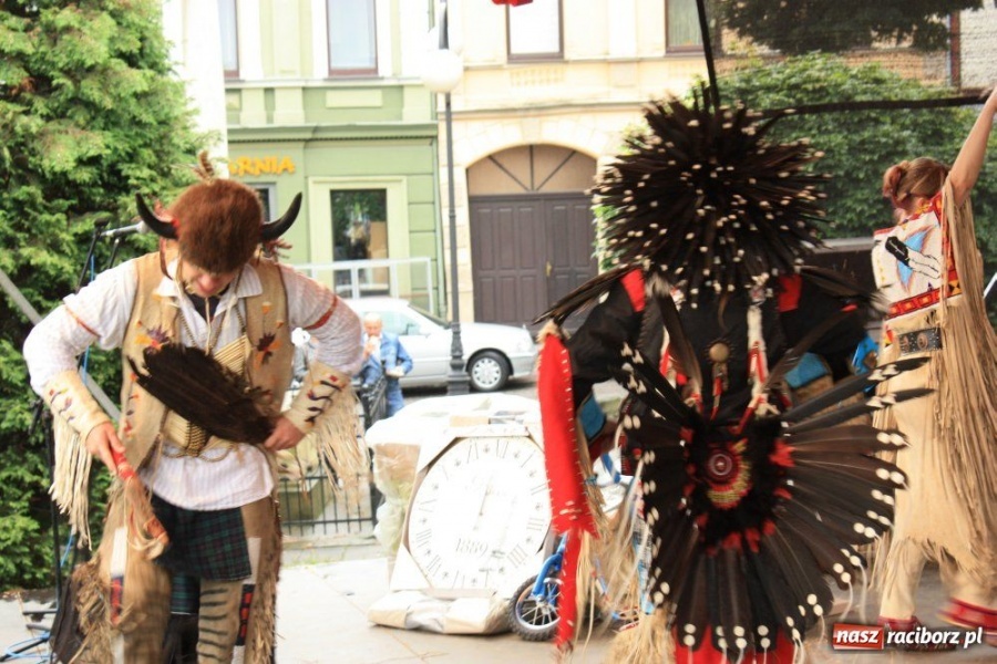 Zdjęcie w galerii na portalu naszraciborz.pl: 10. Dni Krzanowic. Pierwsze w deszczu wiadomości z regionu