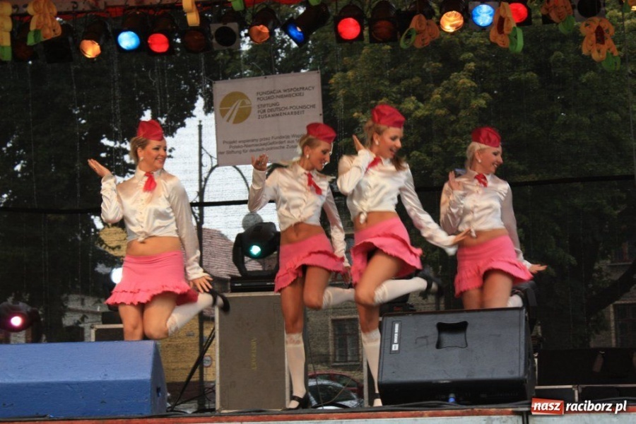 Zdjęcie w galerii na portalu naszraciborz.pl: 10. Dni Krzanowic. Pierwsze w deszczu wiadomości z regionu