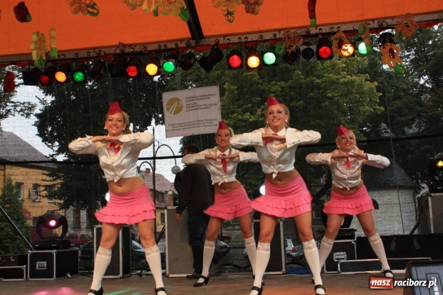 Zdjęcie w galerii na portalu naszraciborz.pl: 10. Dni Krzanowic. Pierwsze w deszczu wiadomości z regionu