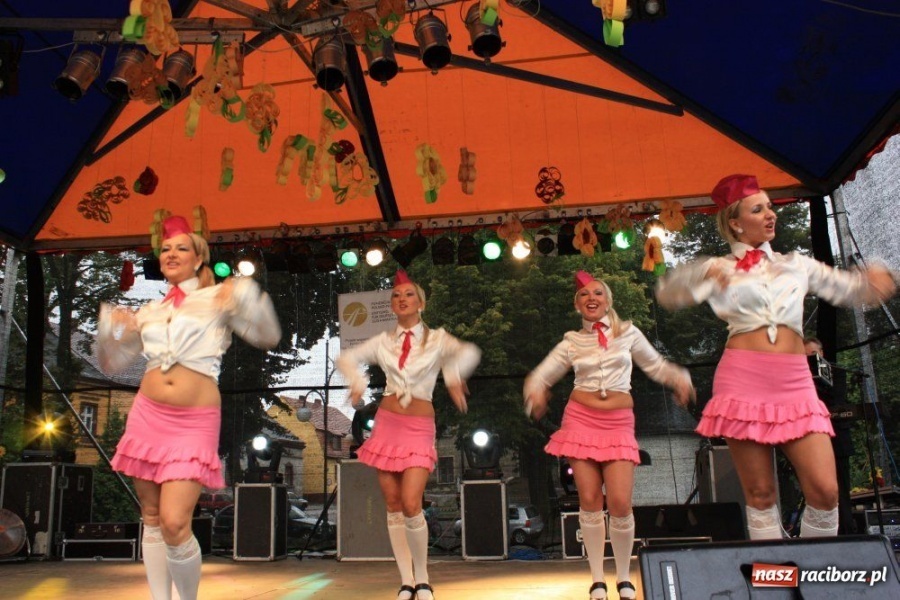 Zdjęcie w galerii na portalu naszraciborz.pl: 10. Dni Krzanowic. Pierwsze w deszczu wiadomości z regionu