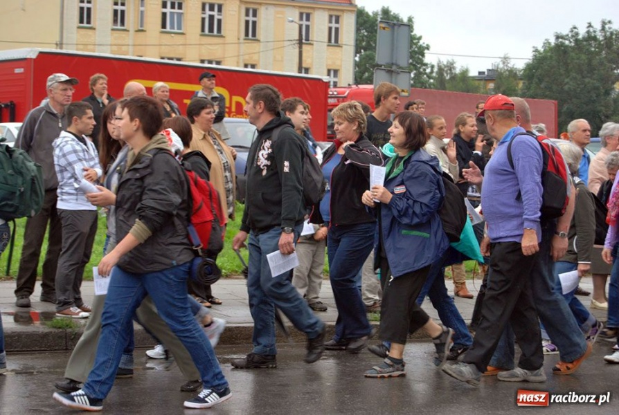 Zdjęcie w galerii na portalu naszraciborz.pl: Pielgrzymi wyruszyli na Jasną Górę wiadomości z regionu