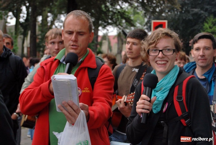 Zdjęcie w galerii na portalu naszraciborz.pl: Pielgrzymi wyruszyli na Jasną Górę wiadomości z regionu