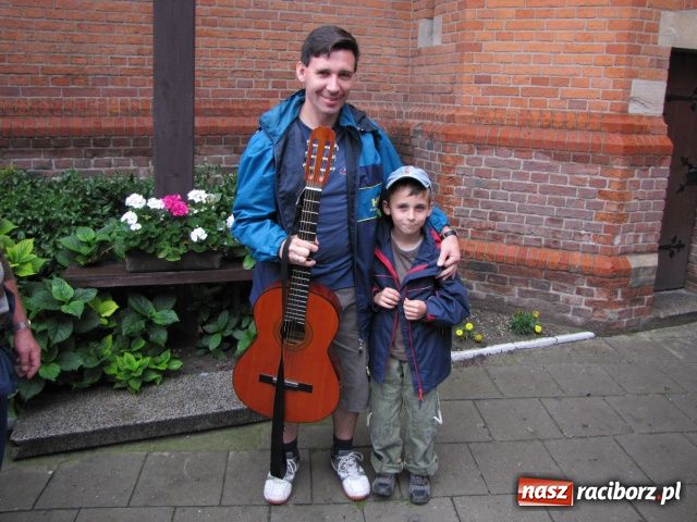 Zdjęcie w galerii na portalu naszraciborz.pl: Pielgrzymi wyruszyli na Jasną Górę wiadomości z regionu