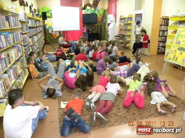 Zdjęcie w galerii na portalu naszraciborz.pl: Afrykańskie Lato z Biblioteką wiadomości z regionu