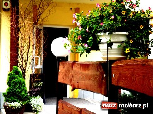 Zdjęcie w galerii na portalu naszraciborz.pl: Strefa Poza Czasem - piękniejsza! wiadomości z regionu