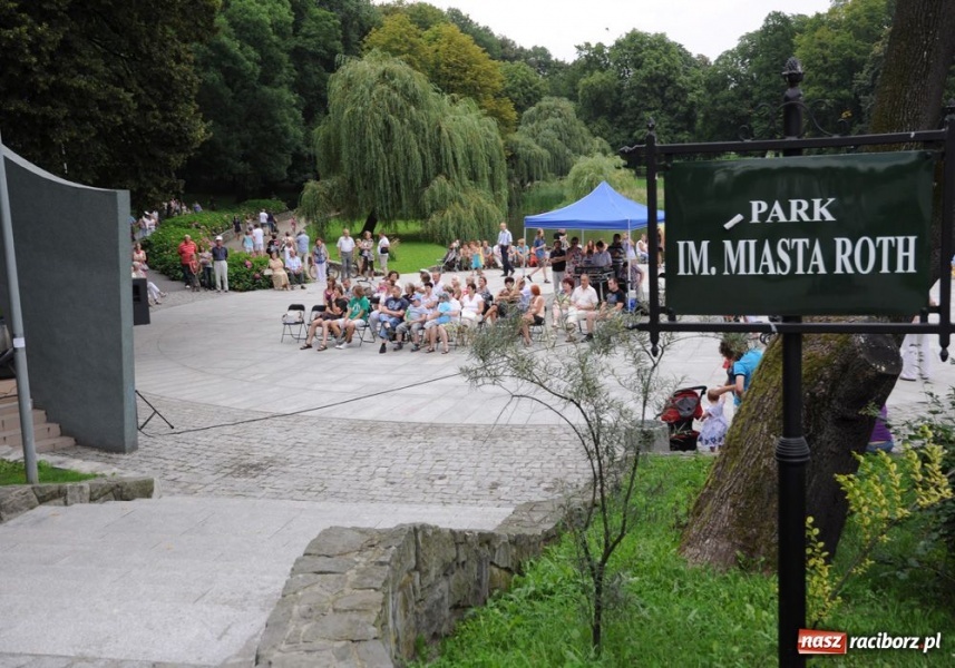Zdjęcie w galerii na portalu naszraciborz.pl: Nostalgicznie i rozrywkowo wiadomości z regionu