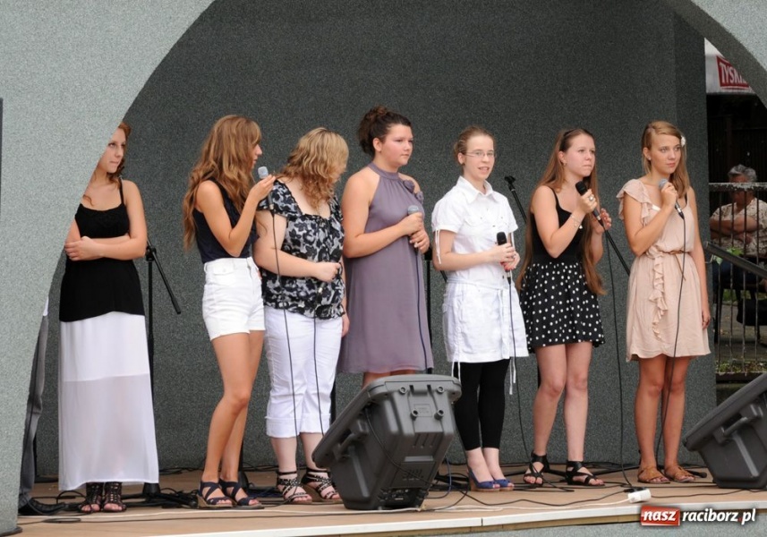 Zdjęcie w galerii na portalu naszraciborz.pl: Nostalgicznie i rozrywkowo wiadomości z regionu