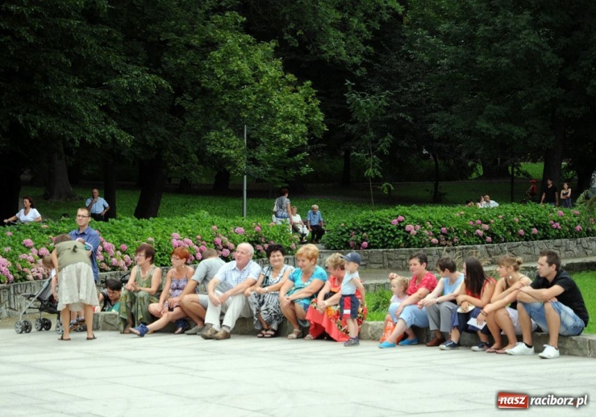 Zdjęcie w galerii na portalu naszraciborz.pl: Nostalgicznie i rozrywkowo wiadomości z regionu