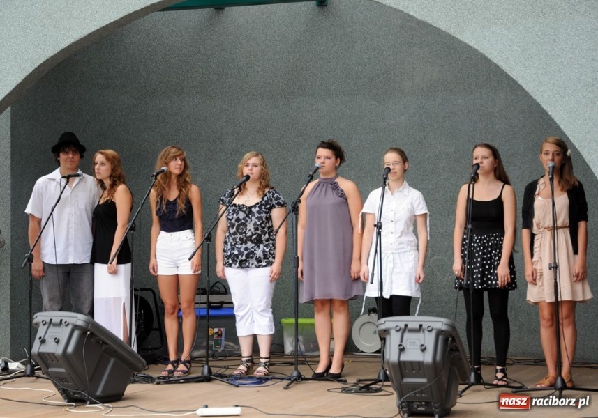 Zdjęcie w galerii na portalu naszraciborz.pl: Nostalgicznie i rozrywkowo wiadomości z regionu