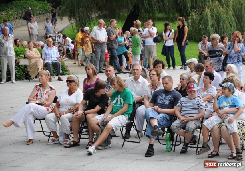 Zdjęcie w galerii na portalu naszraciborz.pl: Nostalgicznie i rozrywkowo wiadomości z regionu