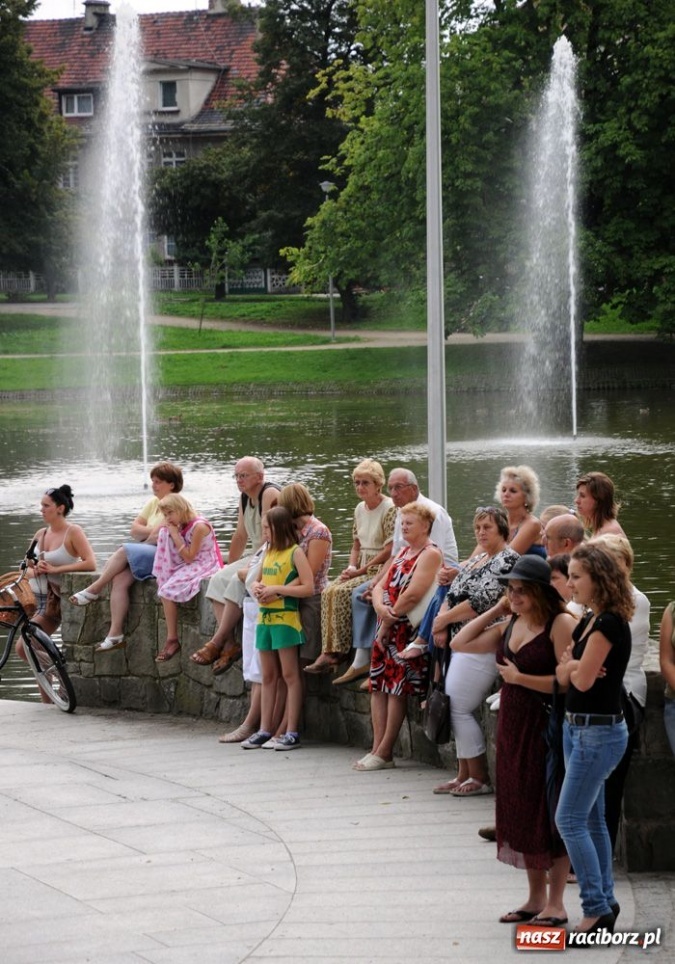 Zdjęcie w galerii na portalu naszraciborz.pl: Nostalgicznie i rozrywkowo wiadomości z regionu