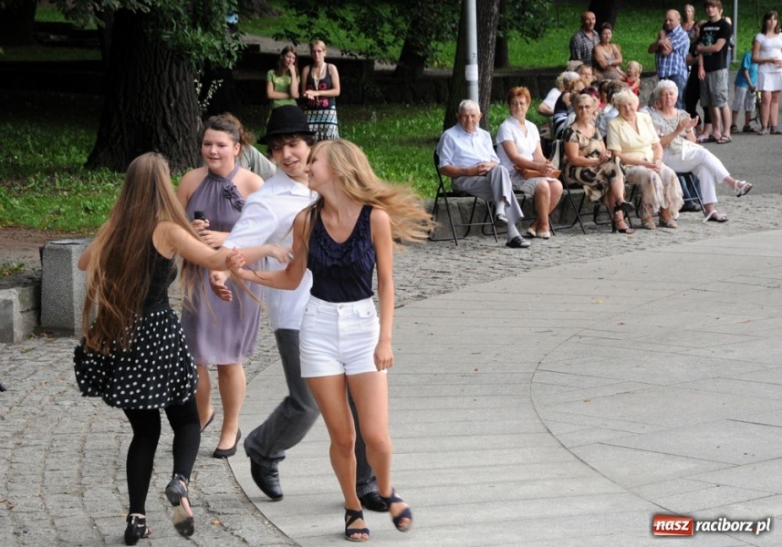 Zdjęcie w galerii na portalu naszraciborz.pl: Nostalgicznie i rozrywkowo wiadomości z regionu