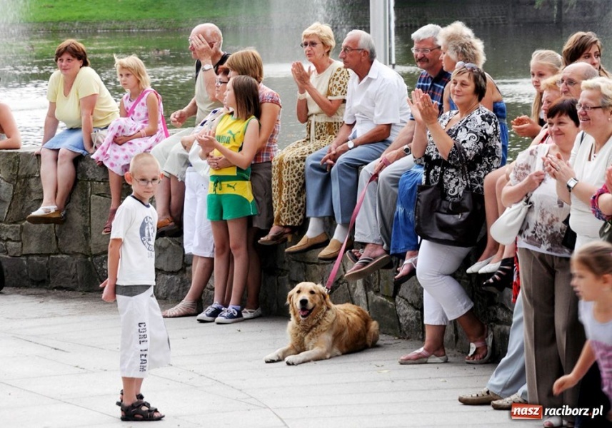 Zdjęcie w galerii na portalu naszraciborz.pl: Nostalgicznie i rozrywkowo wiadomości z regionu