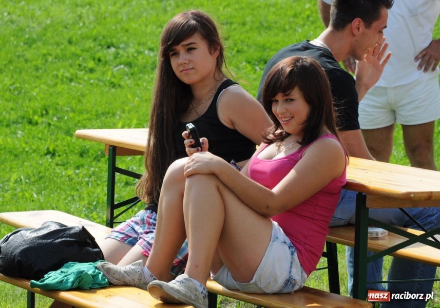 Zdjęcie w galerii na portalu naszraciborz.pl: Spotkanie pokoleń na boisku wiadomości z regionu