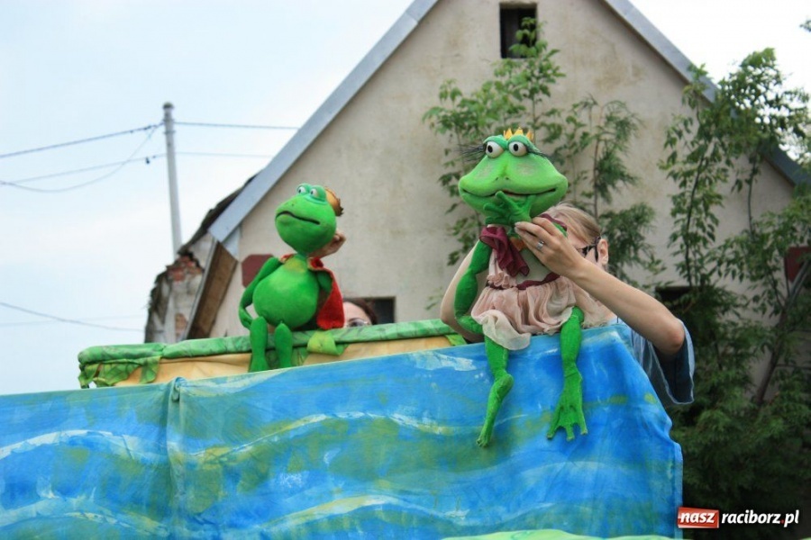 Zdjęcie w galerii na portalu naszraciborz.pl: Spotkanie pokoleń na boisku wiadomości z regionu