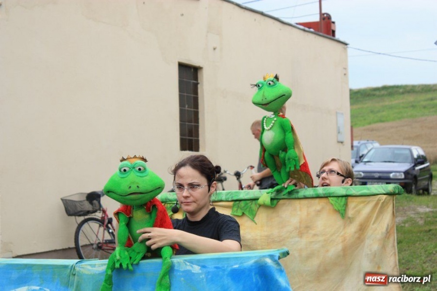Zdjęcie w galerii na portalu naszraciborz.pl: Spotkanie pokoleń na boisku wiadomości z regionu