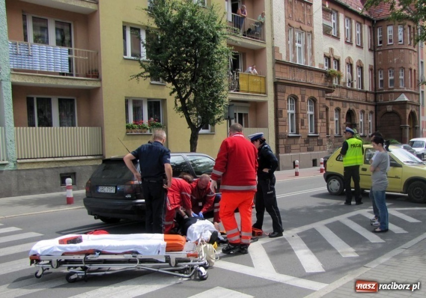 Zdjęcie w galerii na portalu naszraciborz.pl: Kierowca golfa potrącił pieszą wiadomości z regionu