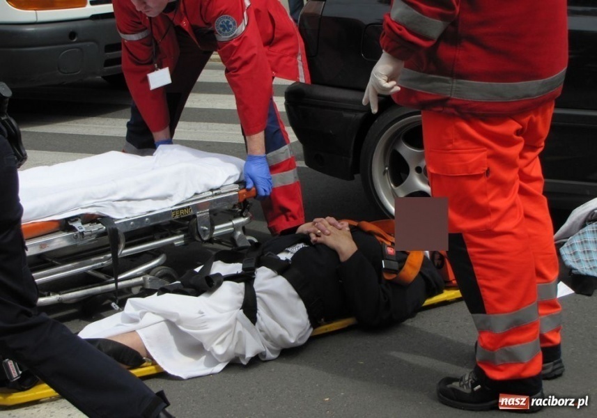 Zdjęcie w galerii na portalu naszraciborz.pl: Kierowca golfa potrącił pieszą wiadomości z regionu