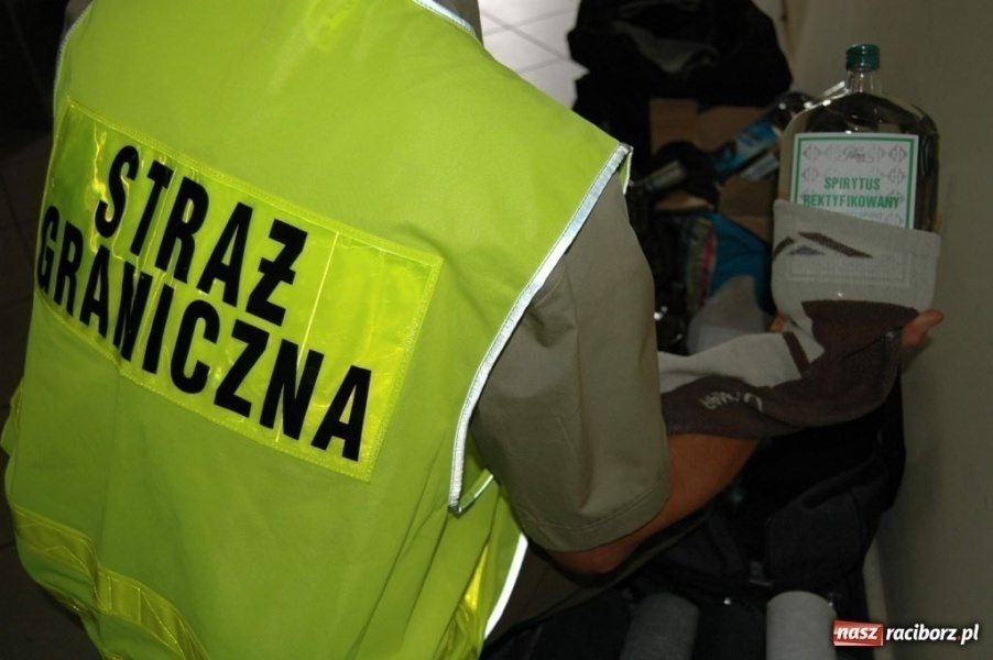 Zdjęcie w galerii na portalu naszraciborz.pl: Przemyt w skarpetkach wiadomości z regionu