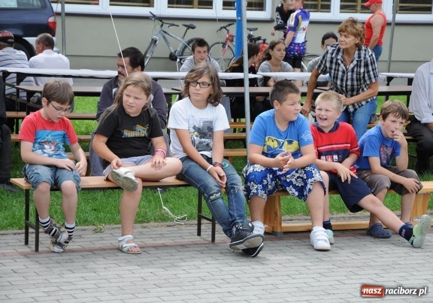 Zdjęcie w galerii na portalu naszraciborz.pl: Parkowali na Przystanku Woodstock wiadomości z regionu