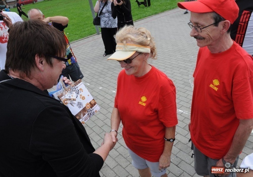 Zdjęcie w galerii na portalu naszraciborz.pl: Parkowali na Przystanku Woodstock wiadomości z regionu